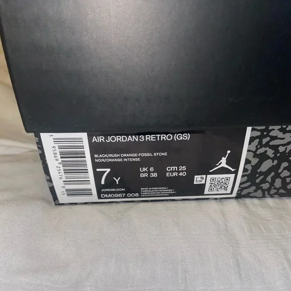 Air Jordan 3 Retro (GS) “Desert Elephant” - Picture 12 of 13